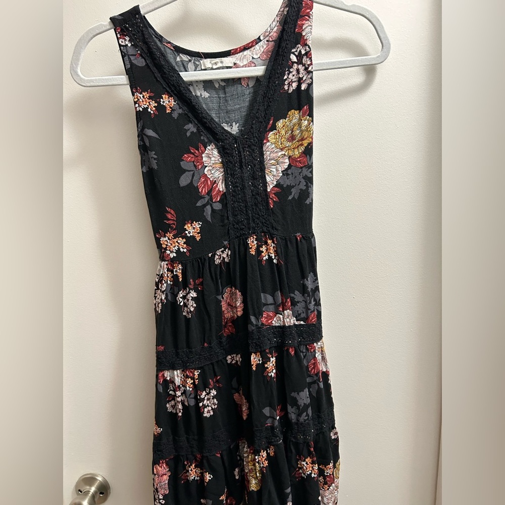 Black sleeveless floral summer dress